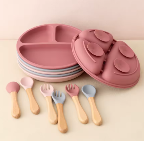 Set Assiette et couverts en silicone 3 pièces